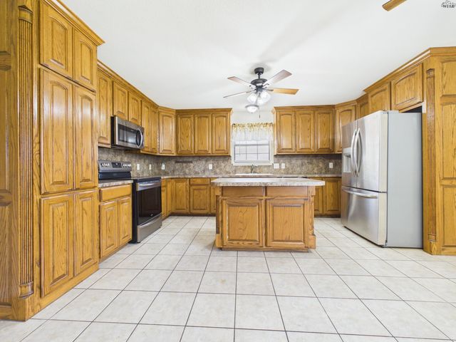 807 SUGARBUSH LANE, Burkburnett, TX 76354