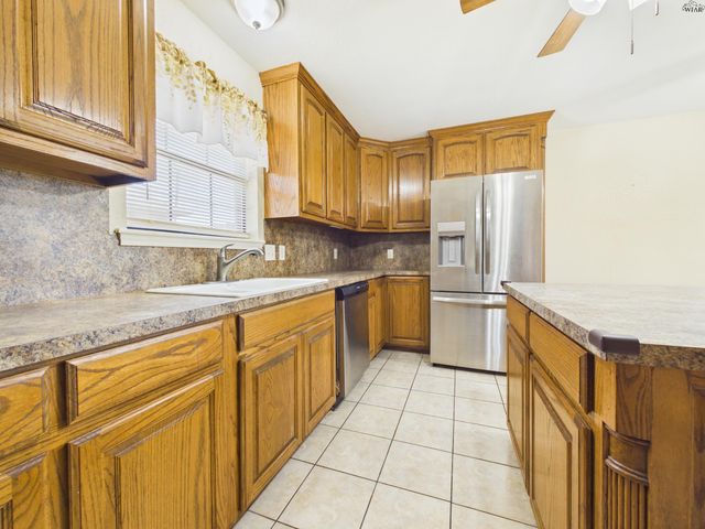 807 SUGARBUSH LANE, Burkburnett, TX 76354