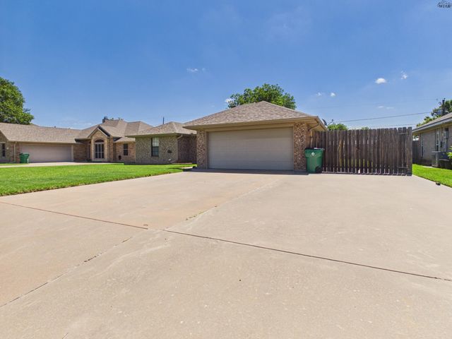 807 SUGARBUSH LANE, Burkburnett, TX 76354