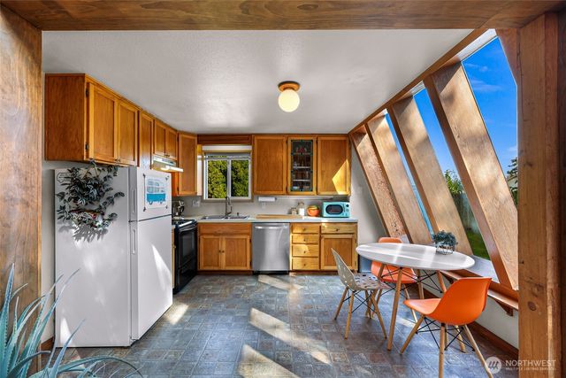 6143 Church Road, Ferndale, WA 98248