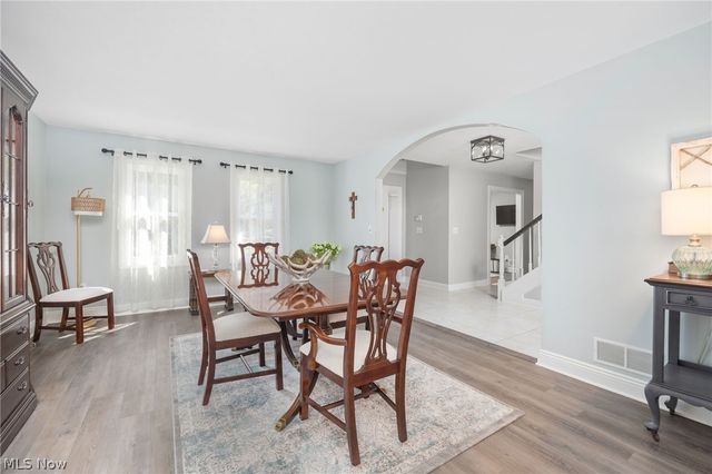 614 Red Rock Drive, Wadsworth, OH 44281