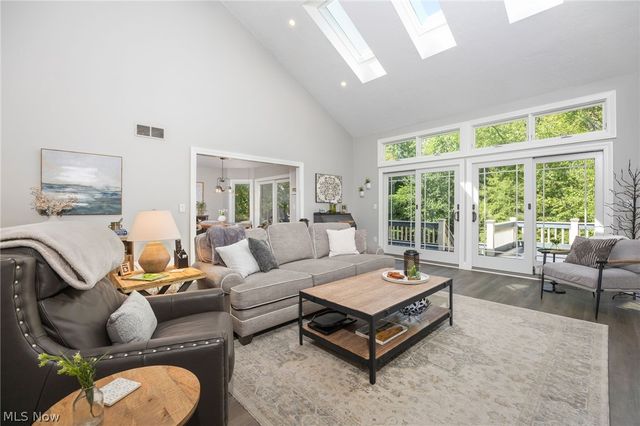 614 Red Rock Drive, Wadsworth, OH 44281