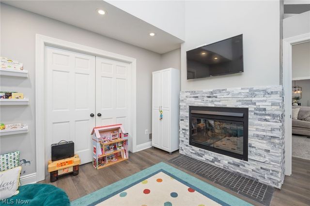 614 Red Rock Drive, Wadsworth, OH 44281