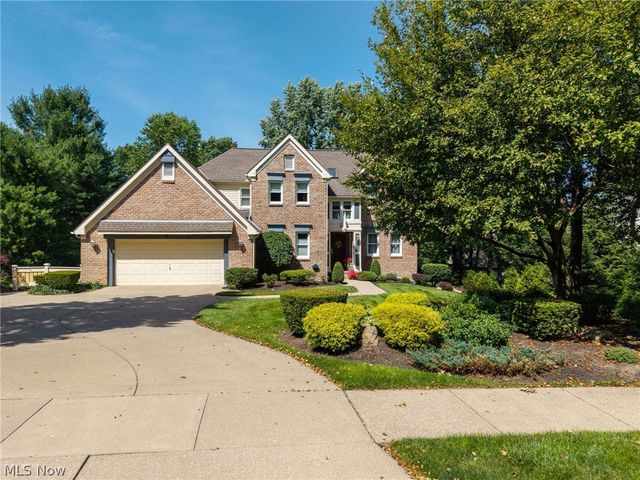 614 Red Rock Drive, Wadsworth, OH 44281