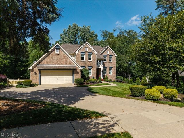 614 Red Rock Drive, Wadsworth, OH 44281
