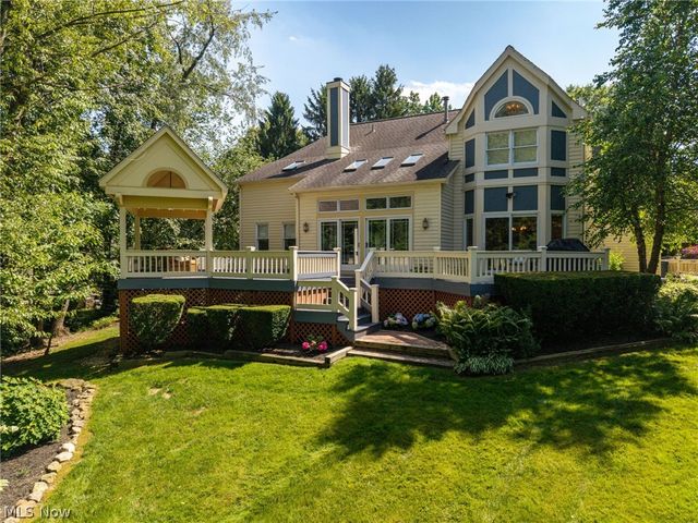 614 Red Rock Drive, Wadsworth, OH 44281