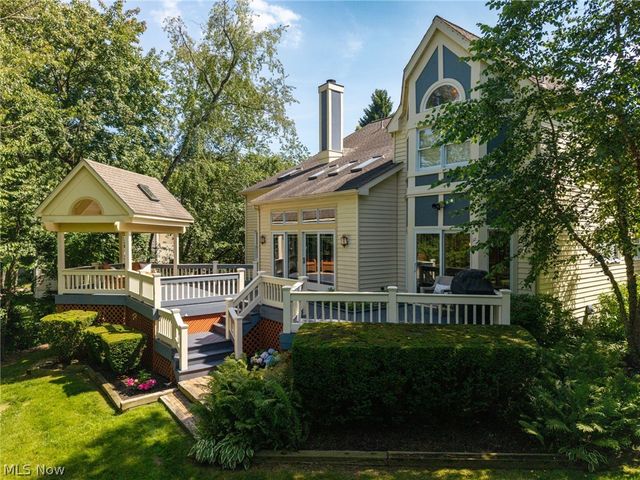 614 Red Rock Drive, Wadsworth, OH 44281