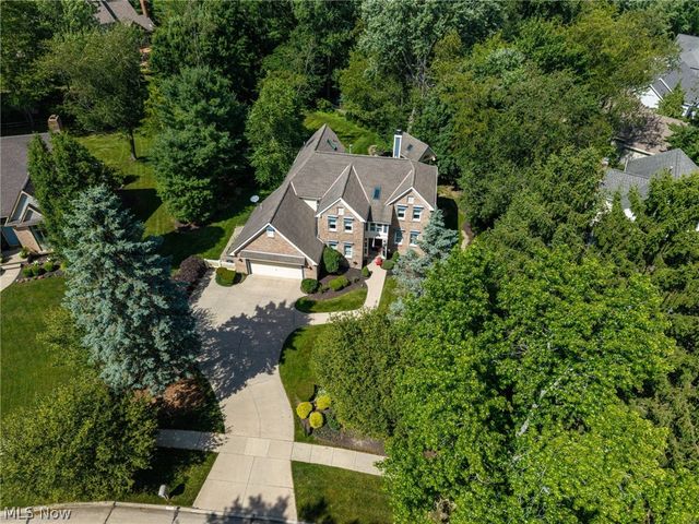 614 Red Rock Drive, Wadsworth, OH 44281