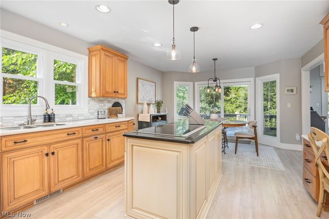 614 Red Rock Drive, Wadsworth, OH 44281