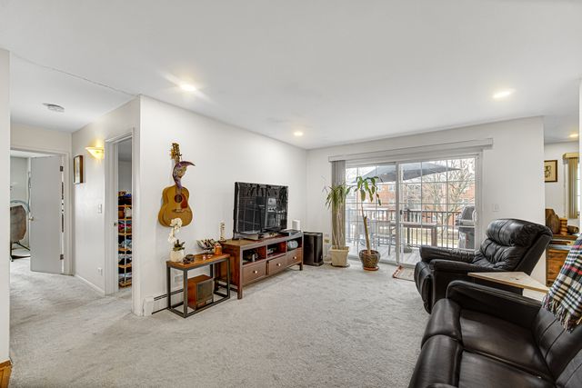 101 N LINCOLN Lane 2A, Arlington Heights, IL 60004