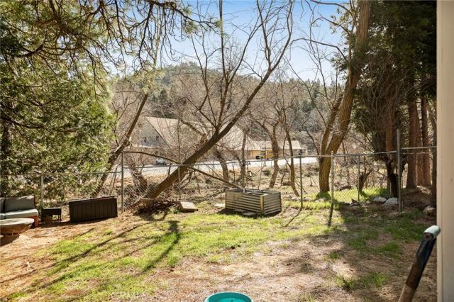 503 Valley Drive, Crestline, CA 92325