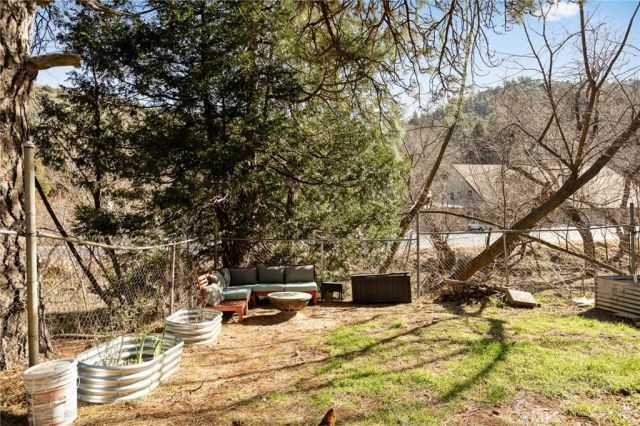 503 Valley Drive, Crestline, CA 92325