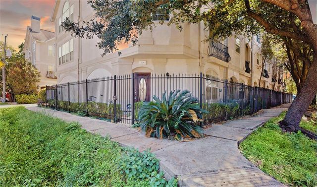 328 Malone Street, Houston, TX 77007