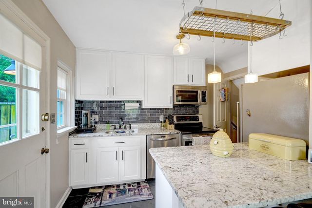 4220 32ND ST S, Arlington, VA 22206