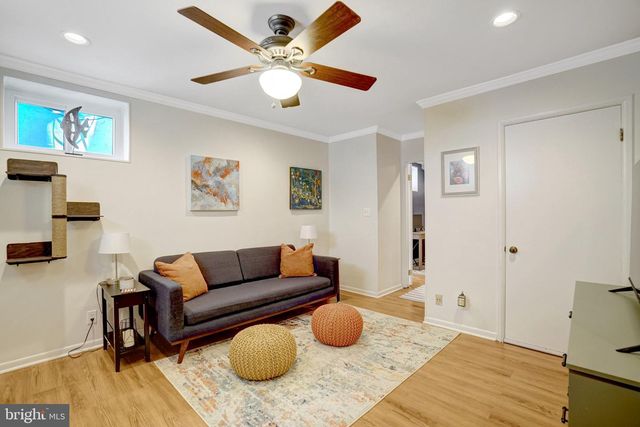 4220 32ND ST S, Arlington, VA 22206
