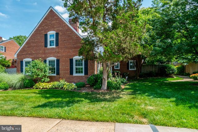 4220 32ND ST S, Arlington, VA 22206