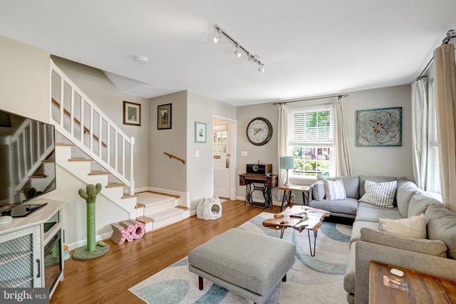 4220 32ND ST S, Arlington, VA 22206
