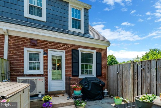 4220 32ND ST S, Arlington, VA 22206