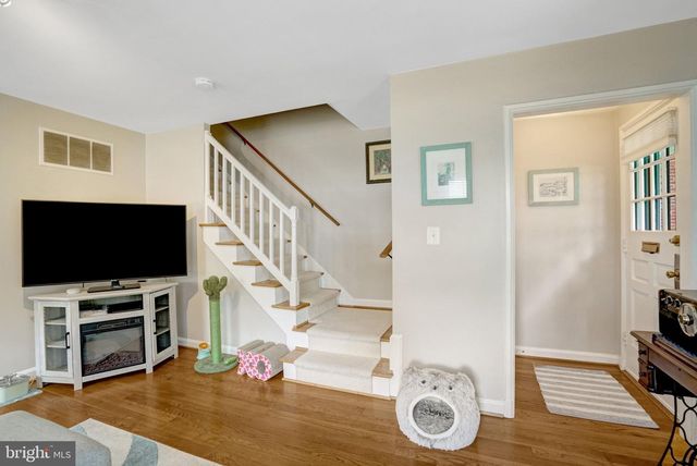 4220 32ND ST S, Arlington, VA 22206