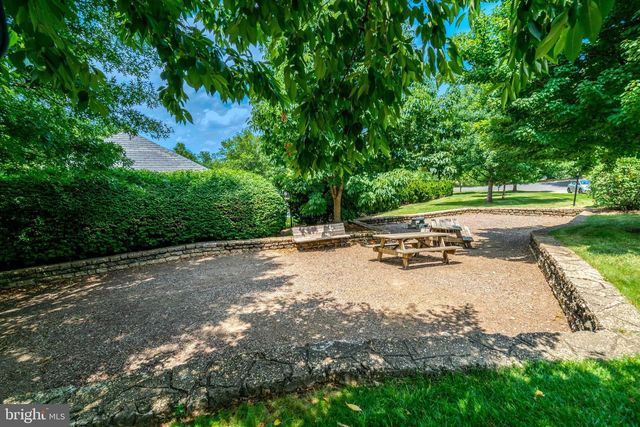 4220 32ND ST S, Arlington, VA 22206