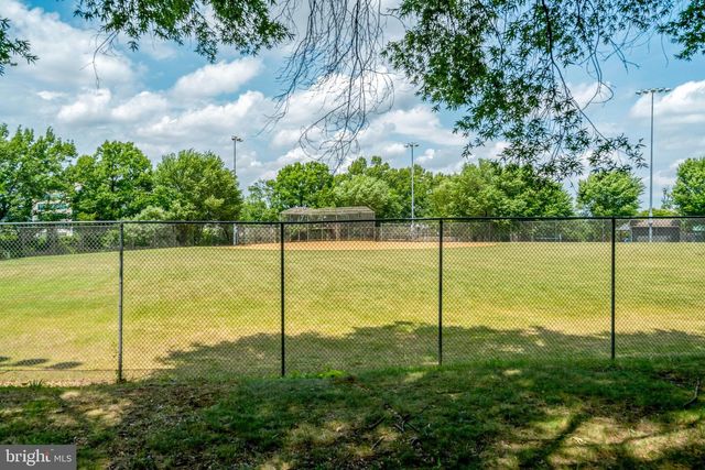 4220 32ND ST S, Arlington, VA 22206