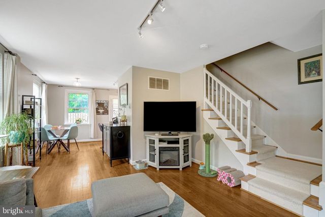 4220 32ND ST S, Arlington, VA 22206