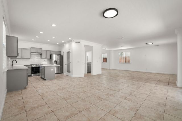 7813 Megan Ann Ct, Antelope, CA 95843