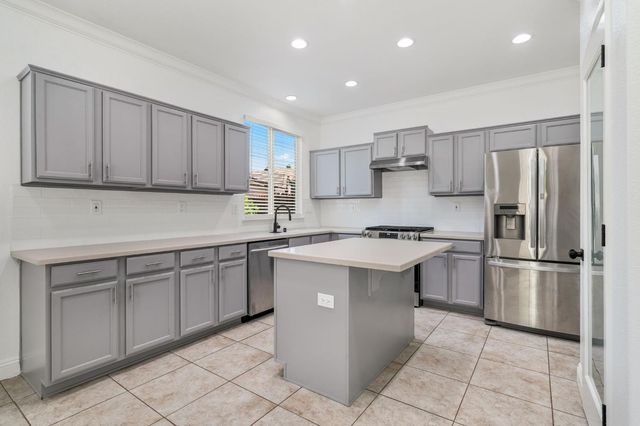 7813 Megan Ann Ct, Antelope, CA 95843