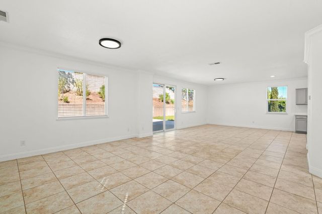 7813 Megan Ann Ct, Antelope, CA 95843