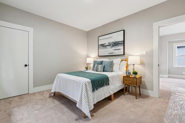 915 52nd Street, Oakland, CA 94608