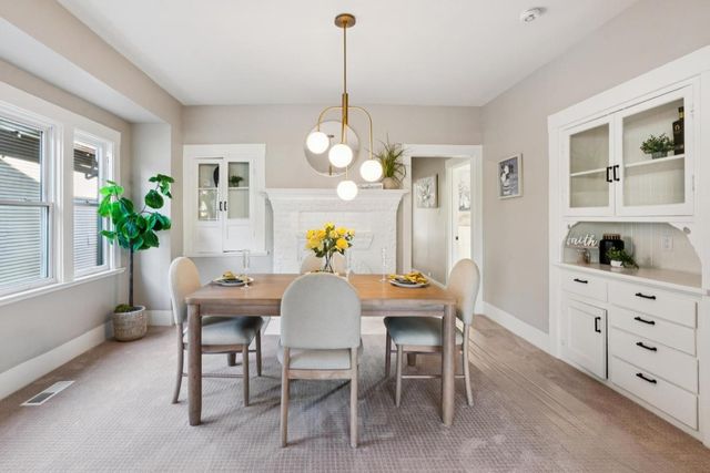 915 52nd Street, Oakland, CA 94608