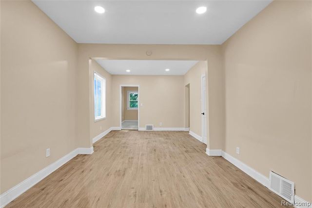17421 Lumpkin Street, Hamtramck, MI 48212