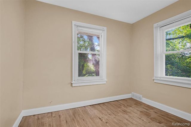 17421 Lumpkin Street, Hamtramck, MI 48212