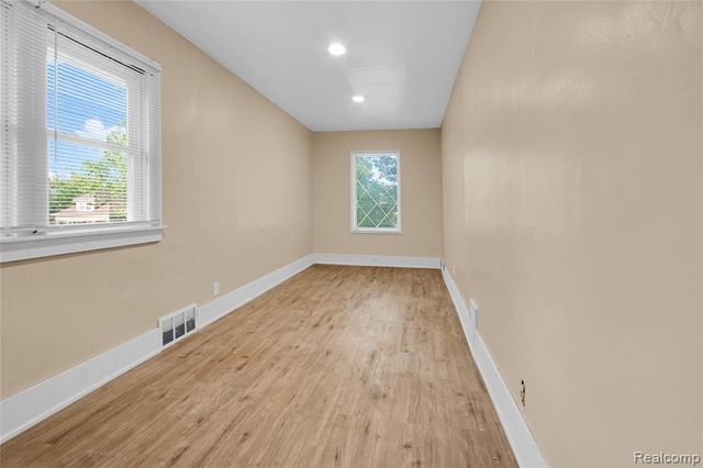 17421 Lumpkin Street, Hamtramck, MI 48212