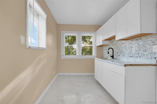 17421 Lumpkin Street, Hamtramck, MI 48212