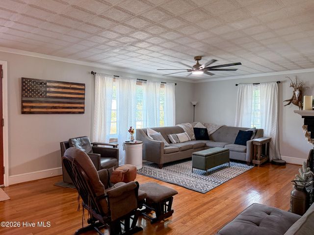 612 S Mcneill Street, Carthage, NC 28327