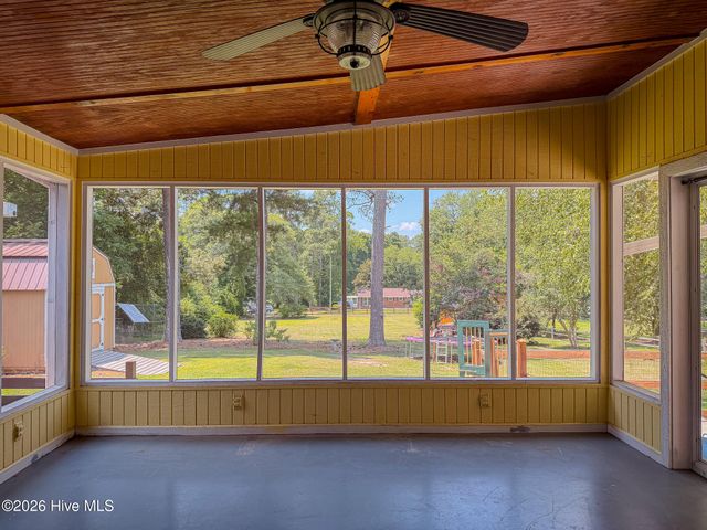 612 S Mcneill Street, Carthage, NC 28327