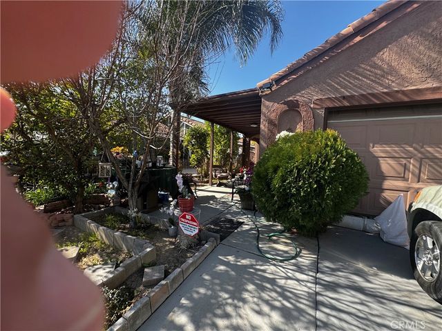 1486 Olivecrest, Perris, CA 92571