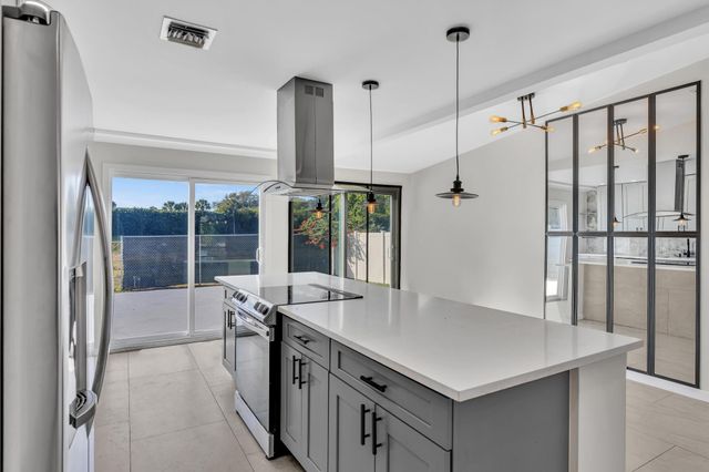 8316 Huntsman Place, Boca Raton, FL 33433