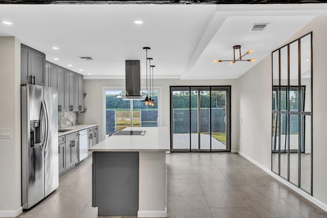 8316 Huntsman Place, Boca Raton, FL 33433