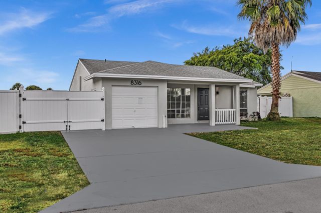 8316 Huntsman Place, Boca Raton, FL 33433