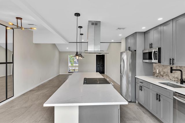 8316 Huntsman Place, Boca Raton, FL 33433