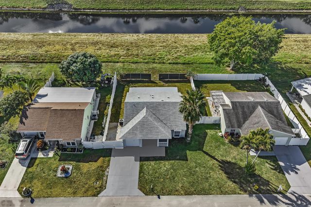 8316 Huntsman Place, Boca Raton, FL 33433