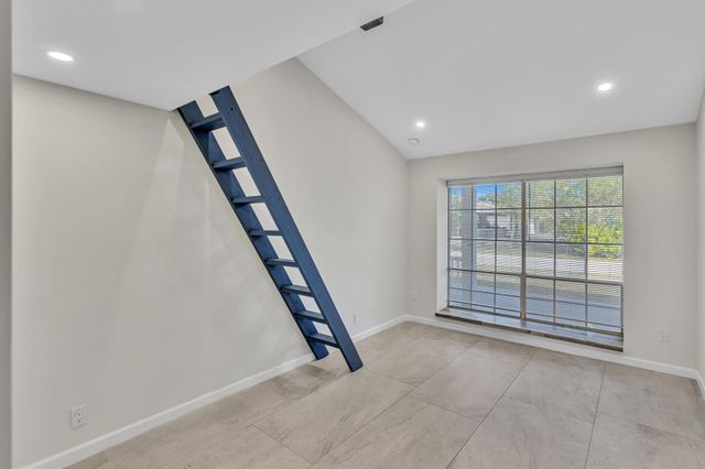 8316 Huntsman Place, Boca Raton, FL 33433