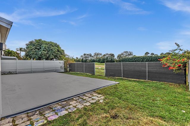 8316 Huntsman Place, Boca Raton, FL 33433