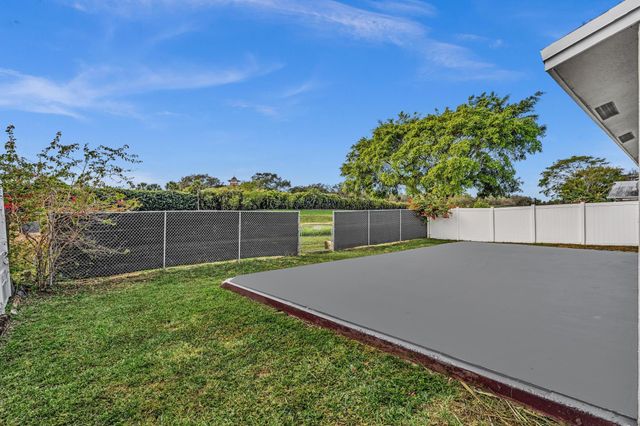 8316 Huntsman Place, Boca Raton, FL 33433