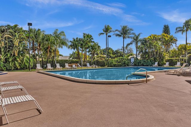 8316 Huntsman Place, Boca Raton, FL 33433