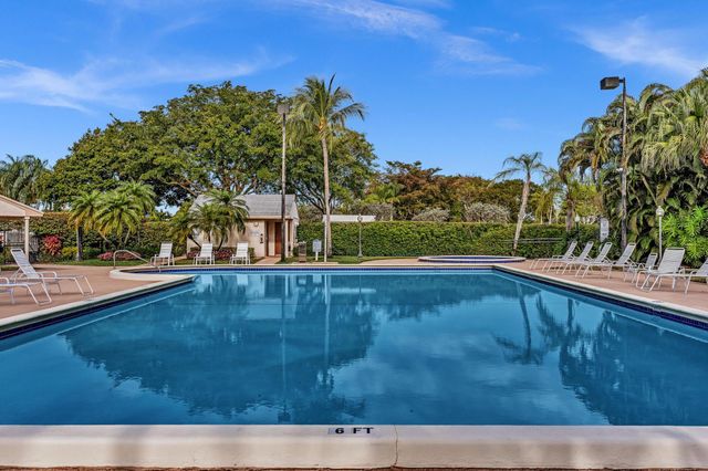 8316 Huntsman Place, Boca Raton, FL 33433