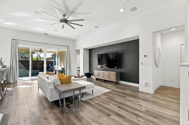 2025 Smokehouse Way, Roseville, CA 95747
