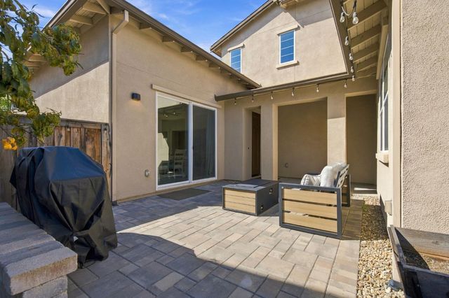 2025 Smokehouse Way, Roseville, CA 95747